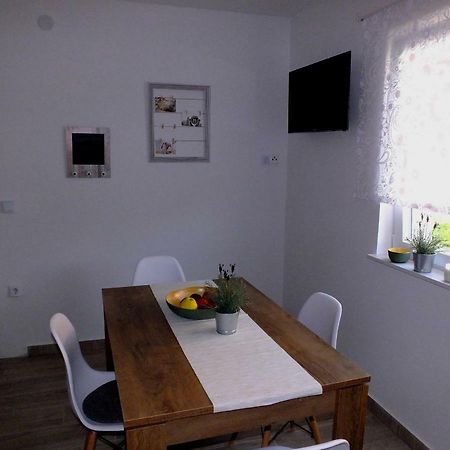 Apartmani Berno 스타리그라드 파클레니차 외부 사진