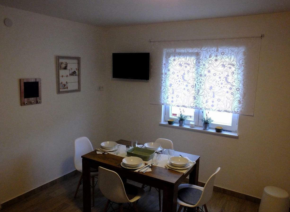 Apartmani Berno 스타리그라드 파클레니차 외부 사진