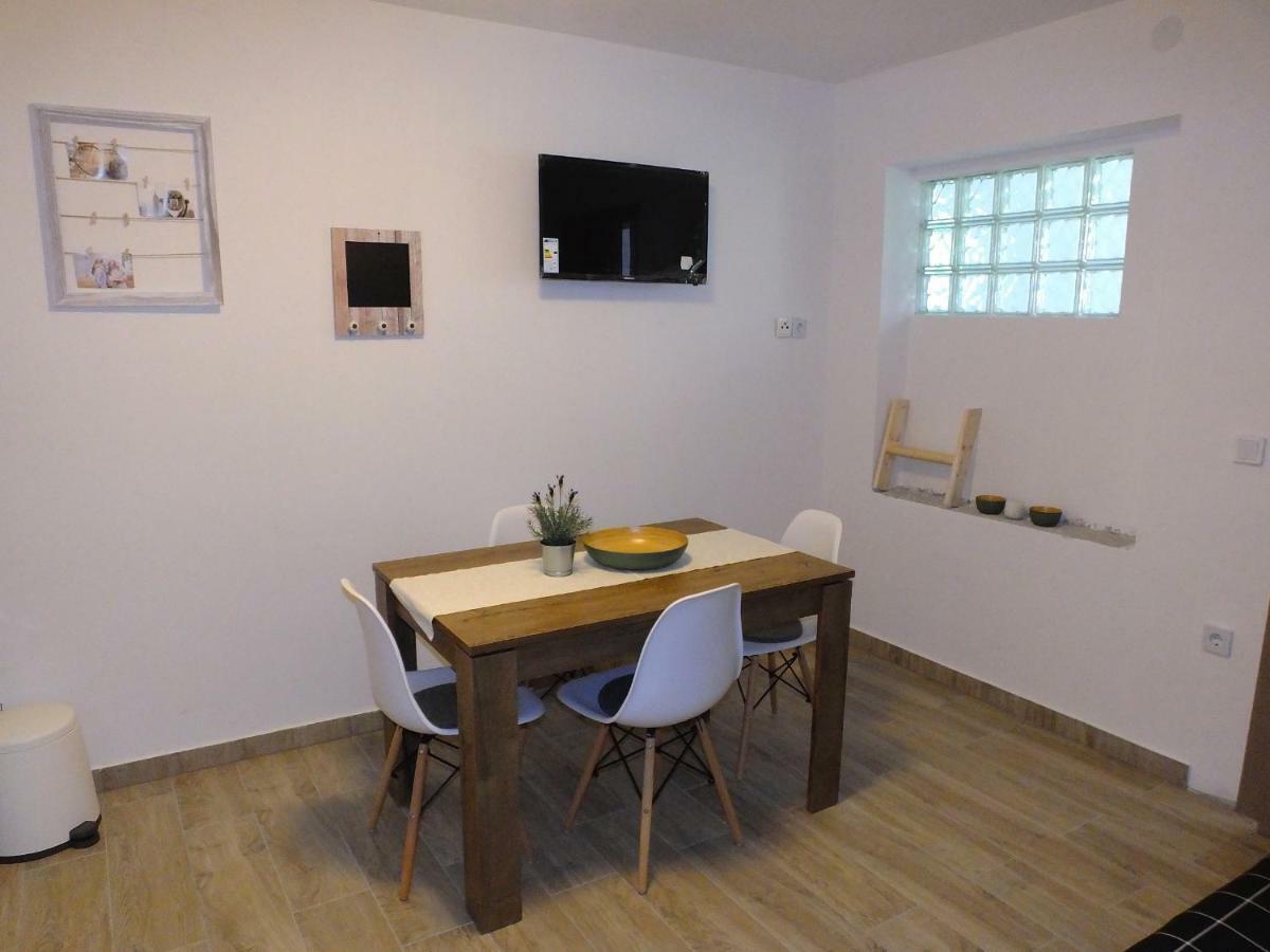 Apartmani Berno 스타리그라드 파클레니차 외부 사진