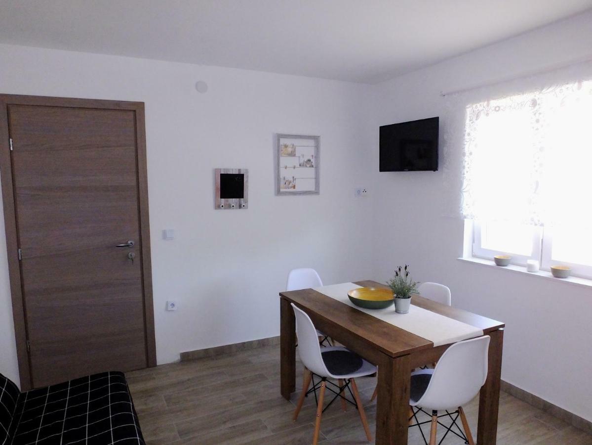 Apartmani Berno 스타리그라드 파클레니차 외부 사진